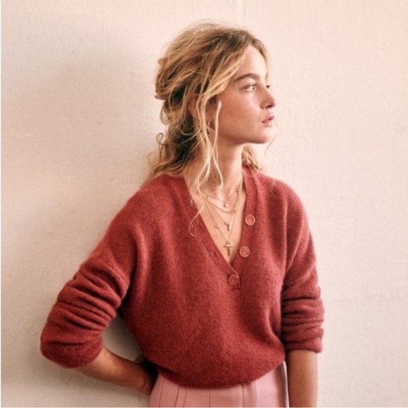 Sezane Sweaters - Sezane Rust Red V-neck Button Sweater
